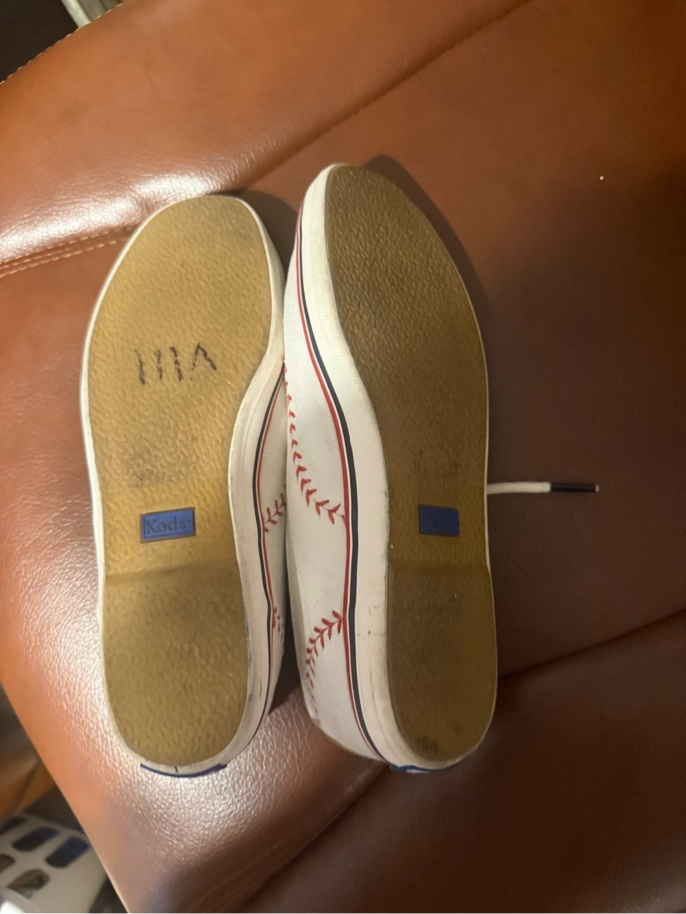 Women’s EUC 7 baseball Keds sneakers - Picture 3 of 4